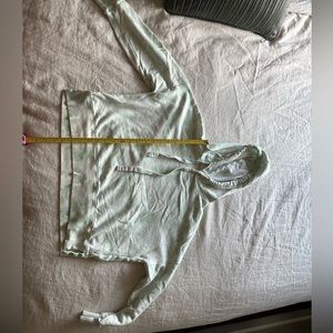 Super cute cropped hoodie for summer